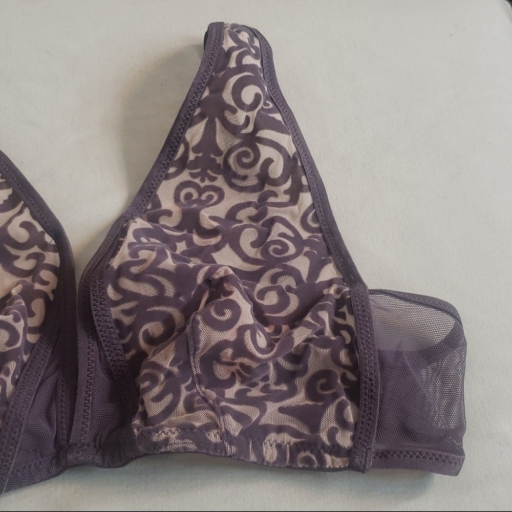 NWT Victoria Secret Velvet Bralette. Hp🔥🔥🔥 - Picture 2 of 5
